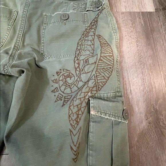 OOAK Army Green Capris With Polynesian Motif Embroidery & Paint Splatters - Picture 5 of 16